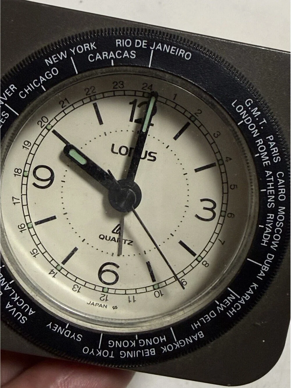 VNTG LORUS QUARTZ 24 HOUR WORLD TIME TRAVEL CLOCK